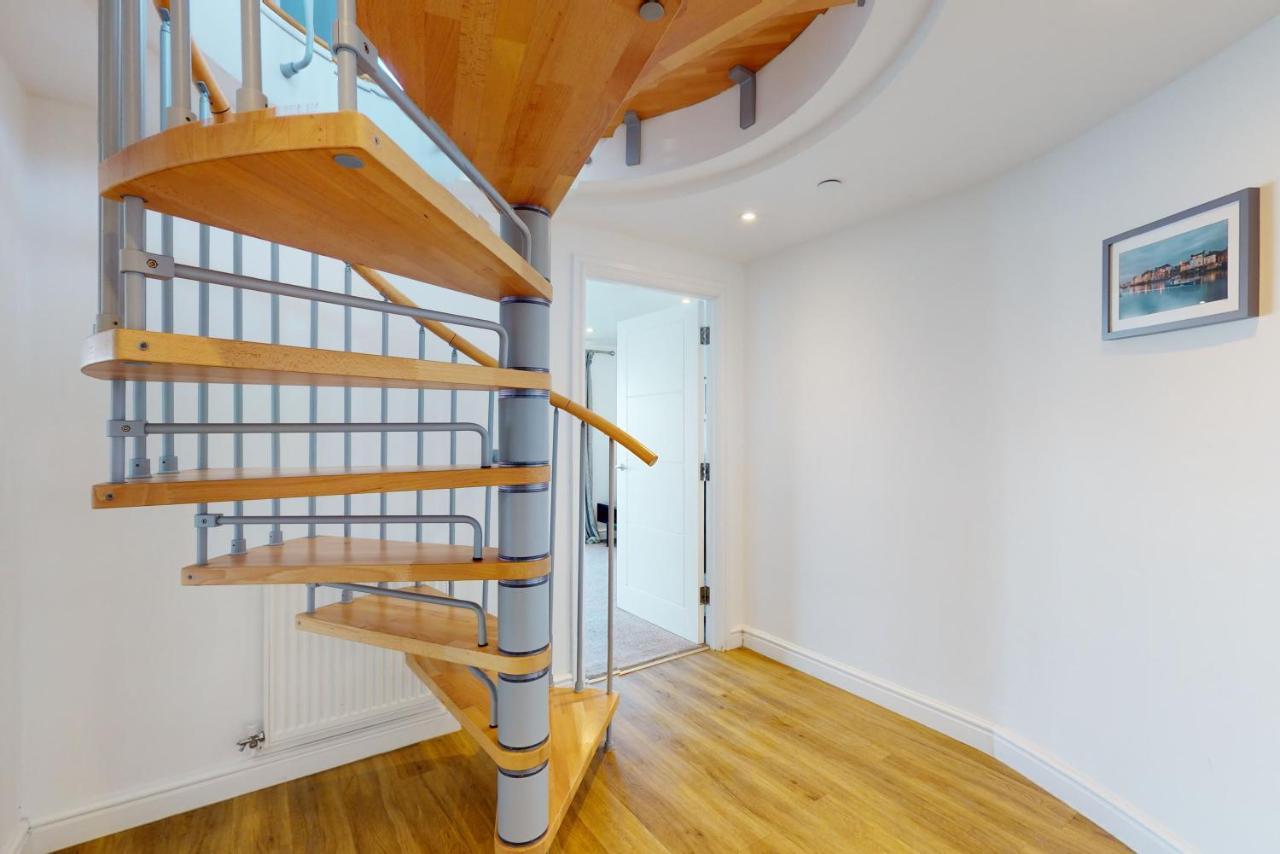 Aparthotel Crabbers' Wharf Portland Esterno foto