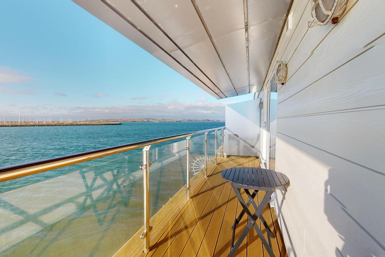 Aparthotel Crabbers' Wharf Portland Esterno foto